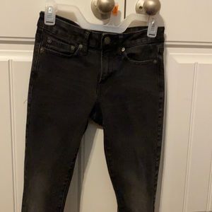 Black American Eagle skinny jeans